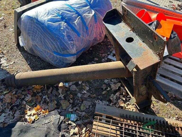 Dump hoist cylinder image