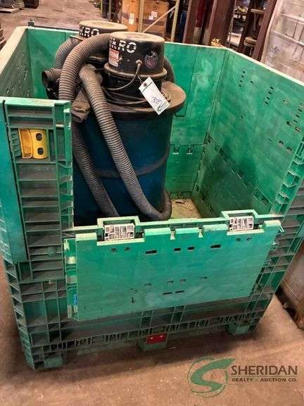 Crate with vacuum image