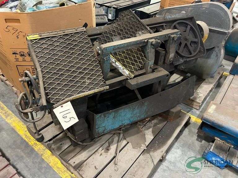 Metal band saw image