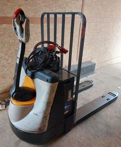 Crown WP2345-45 Electric Pallet Jack image
