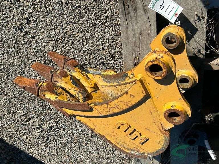 CAT 10" excavator bucket image