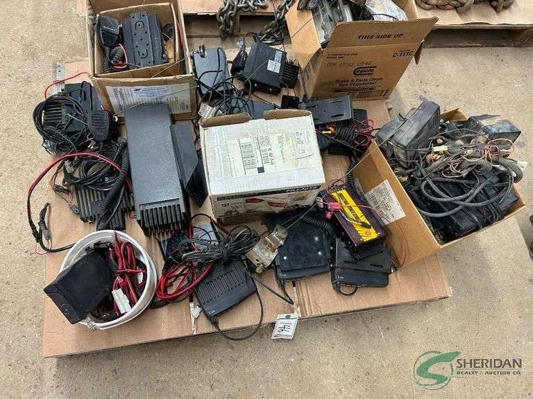 Closed circuit radios with base and tower image