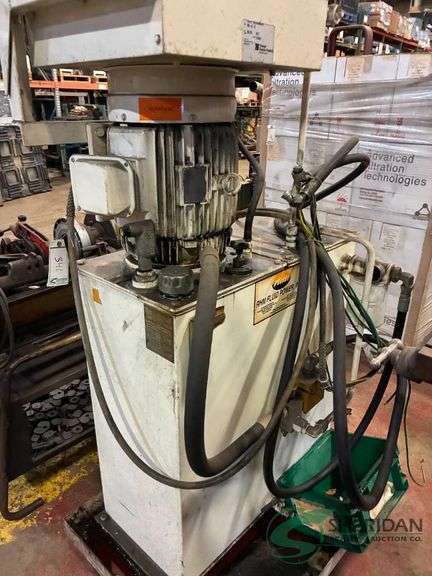 Hydraulic power unit full of oil image