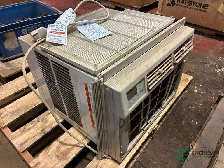 Window air conditioning unit image