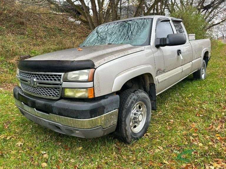 2005 Chevrolet Silverado Pickup Truck, VIN # 1GCHC29245E322998 image
