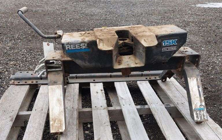 Reese 5th Wheel Hitch & Rails image