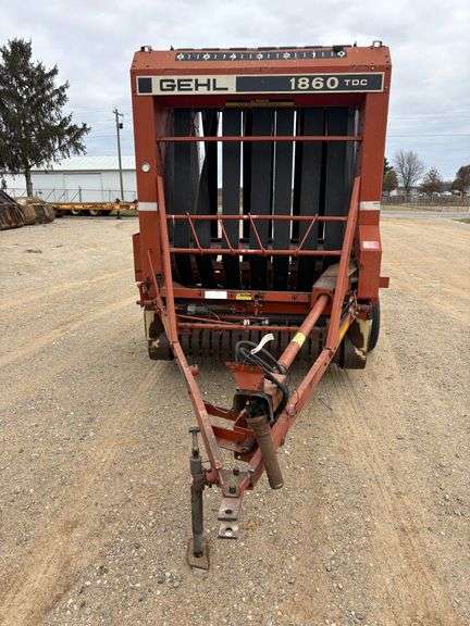 GEHL 1860 Round Baler image