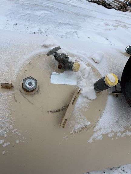 500 lb. 1993 propane tank, row:5 image