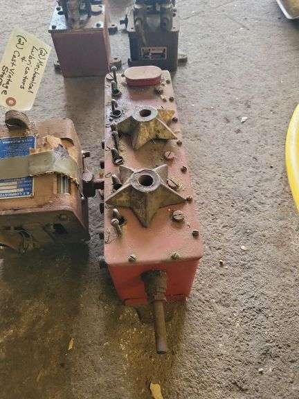 Mechanical Lubricators and Cast Vintage Stars