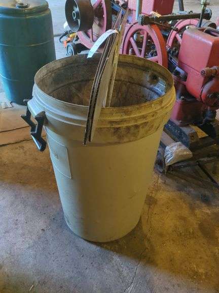 Rubbermaid Trash Can with for sale signs