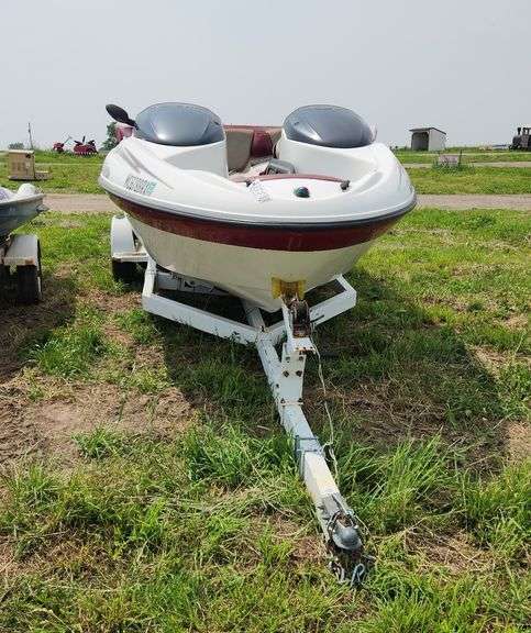 Jet Boat Sea-Doo Challenger 1800, row:2