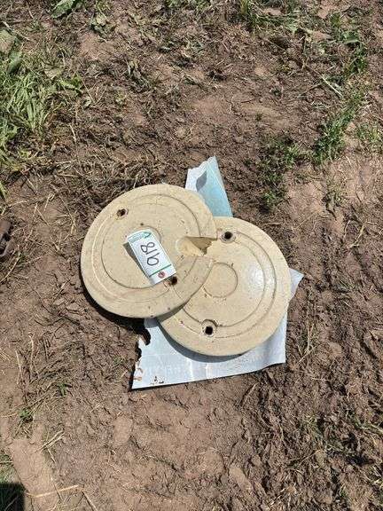 (2) 50 lb. garden tractor weights, row:9 image