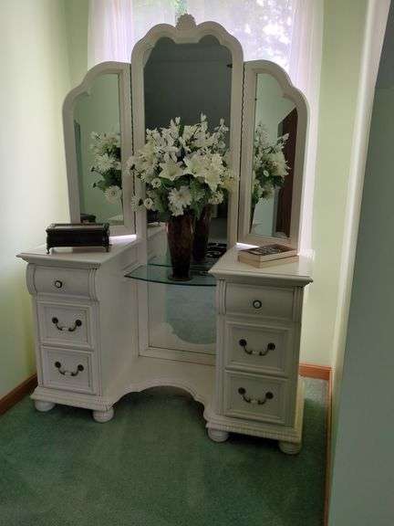 Vanity