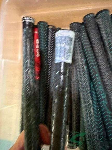 Golf club grips