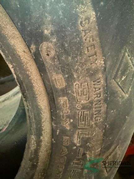 2 9.5L-15 Tires
