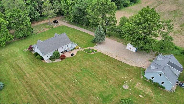 14235 Saxton Rd, Springport, MI