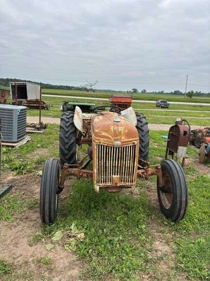 1940 Ford 9N tractor, K, row:4