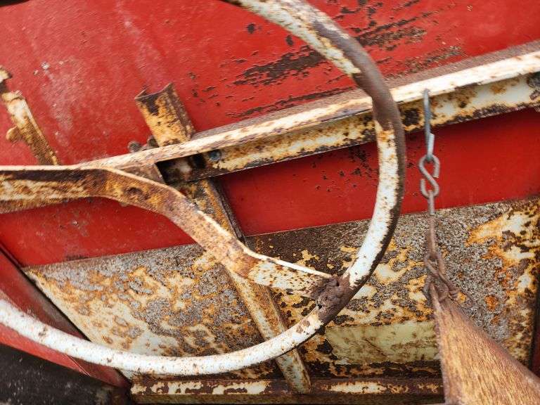 350 Bushel gravity wagon with 10 ton running gear, row:2