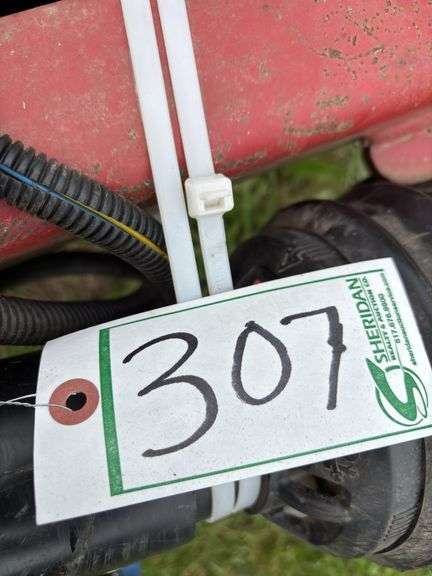 Case 8460 Round Baler, M, row:3