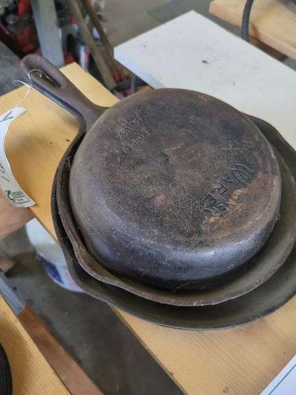 (3) Cast iron skillets