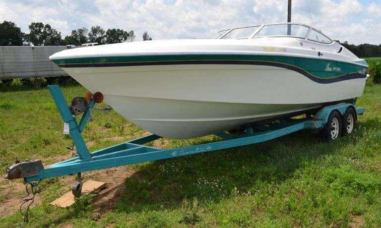 Wellcraft Nova 23 Speed Boat w/ Tandem Axle Trailer