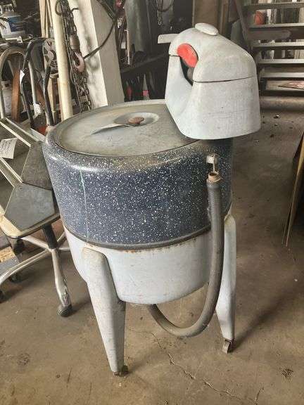 Vintage Maytag wringer washer