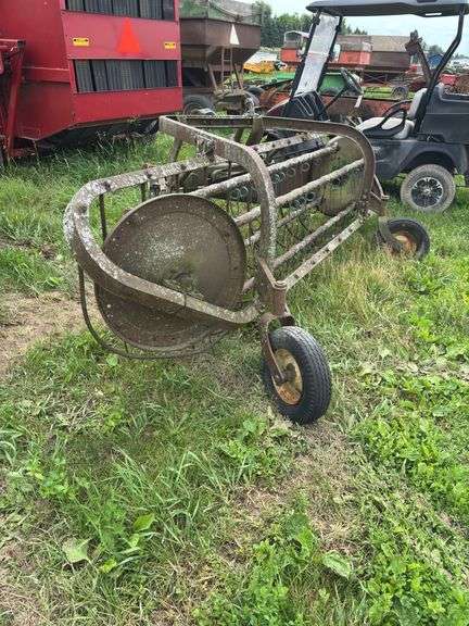 JD 350 Hay Rake, row:3