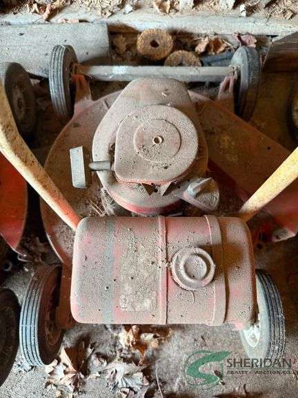 Vintage push mower unknown if works