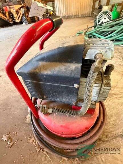 Portable air compressor
