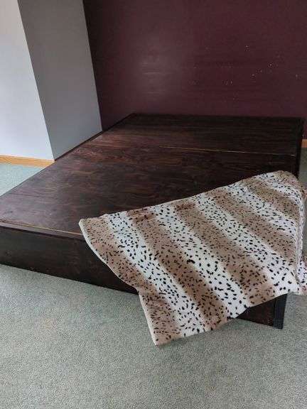 TV, end table, glass end table, platform to bed