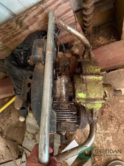 Gas powered hand auger