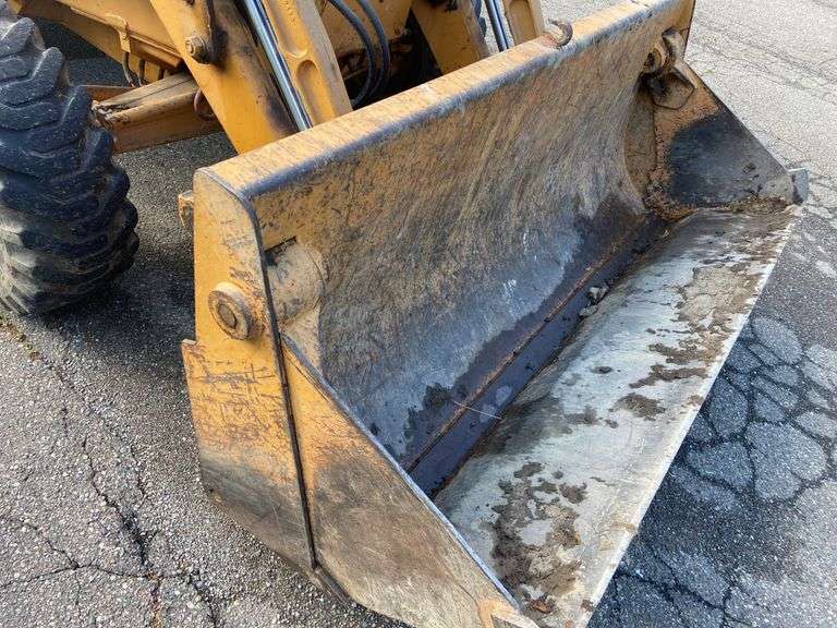 Case 480F Backhoe