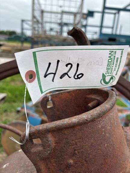 McCormick-Deering corn sheller, row:4