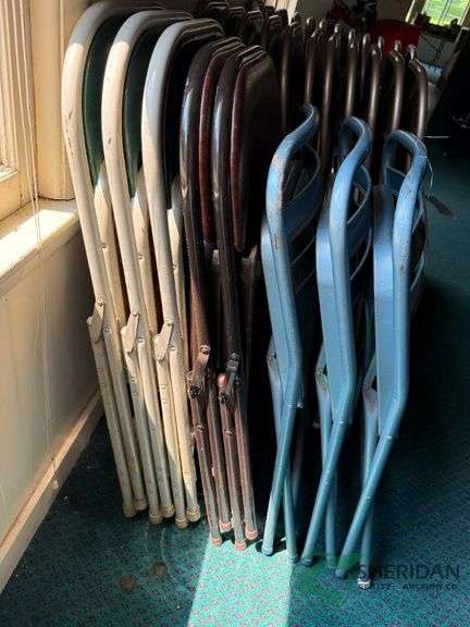 8 Folding chairs