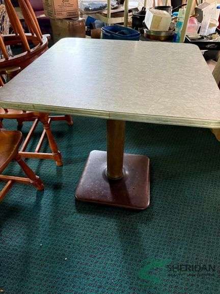 1 table 4 chairs