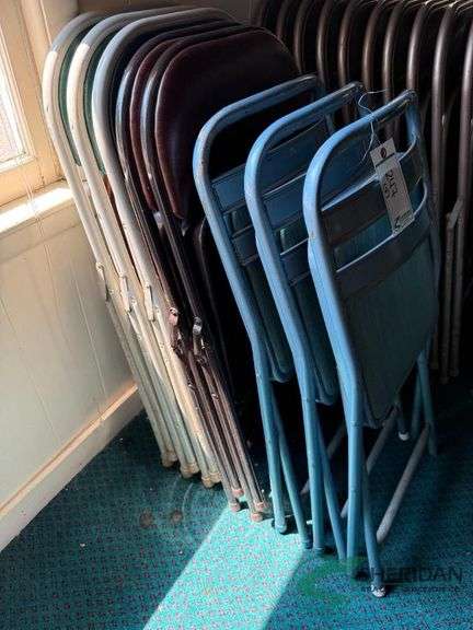 8 Folding chairs
