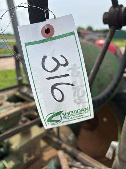 JD 40 Tractor, serial # 63521, motor is stuck; Row 3