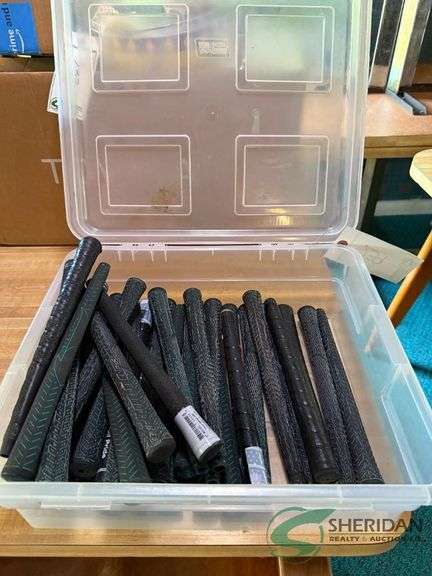 Golf club grips
