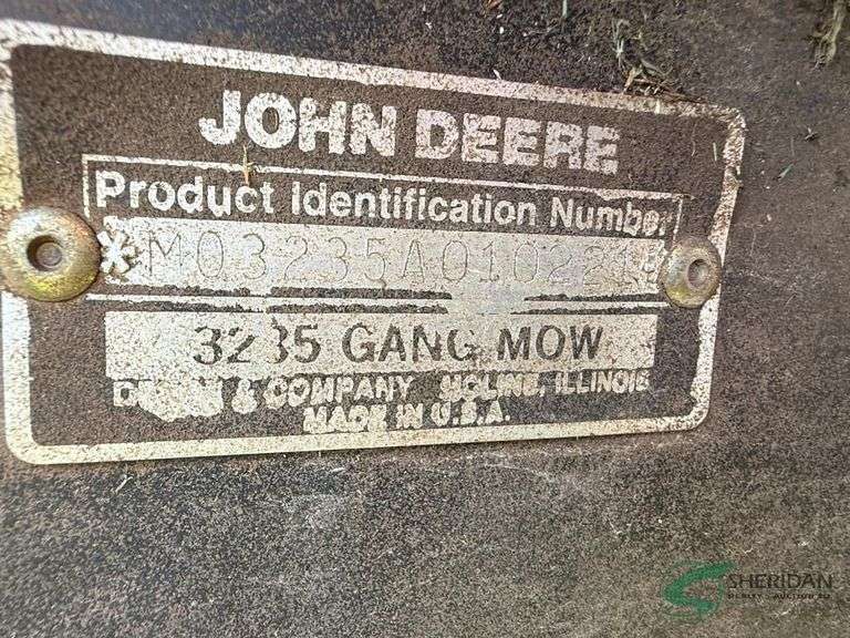 John Deere 3235 Fairway Mower showing 3090 hours diesel