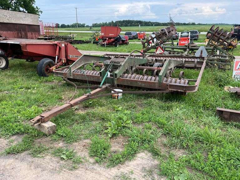 Brillion culti-mulcher, row:3