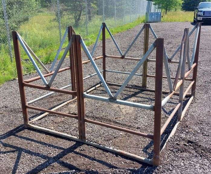 Round Bale Feeder