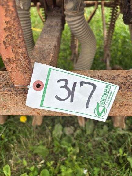 Black Hawk Grain Drill,  13 hole, Row:3