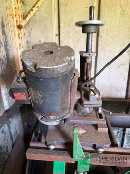 Bed knife grinder