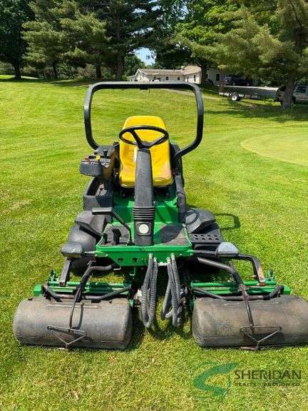 John Deere 2500 Greens Mower gas