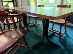 2 tables 4 chairs