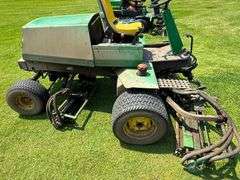 John Deere 3235 Fairway Mower showing 3090 hours diesel
