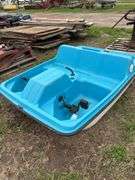 Sun Dolphin paddle boat, row:4