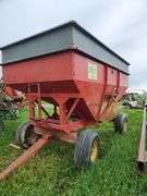 350 Bushel gravity wagon with 10 ton running gear, row:2