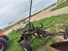 John Deere 2 bottom trip plow 16" trailer type, row:3