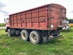 1976 International Grain Truck, K & M, row:1